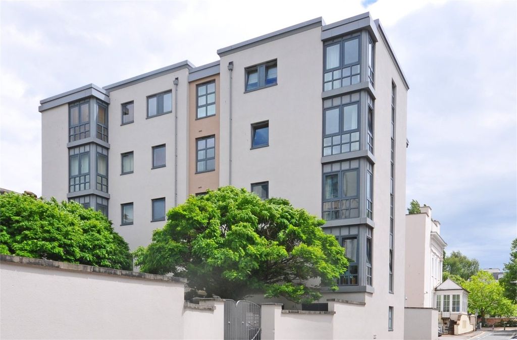 Property photo 3 of 9