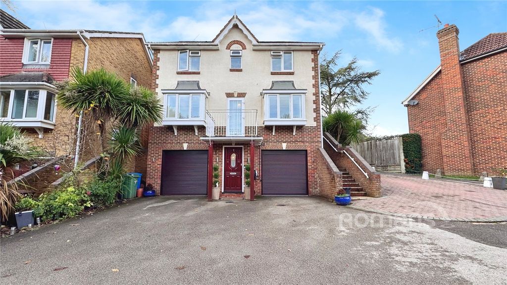 Property photo 1 of 27 Picture No. 35