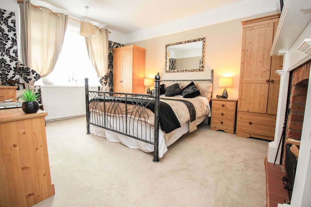 Property photo 1 of 25