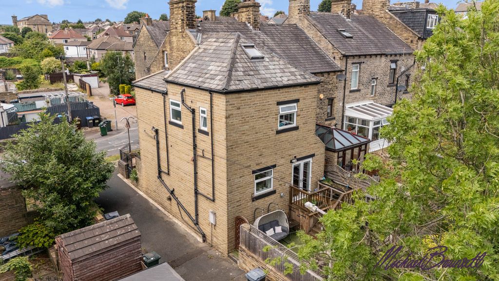 Property photo 2 of 52