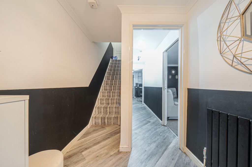Property photo 3 of 12 1330121-24-68912A...