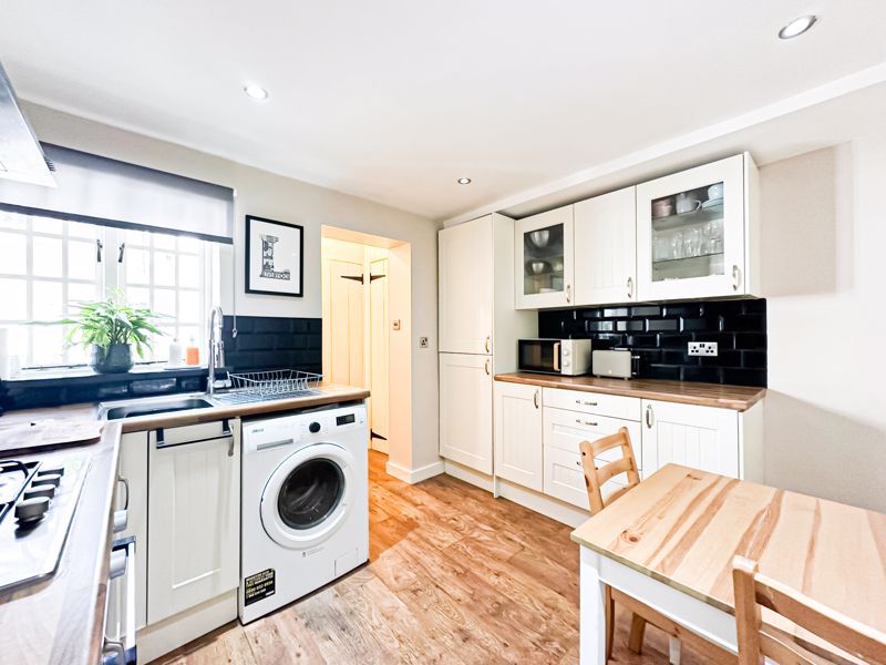 Property photo 2 of 17 Photo 9