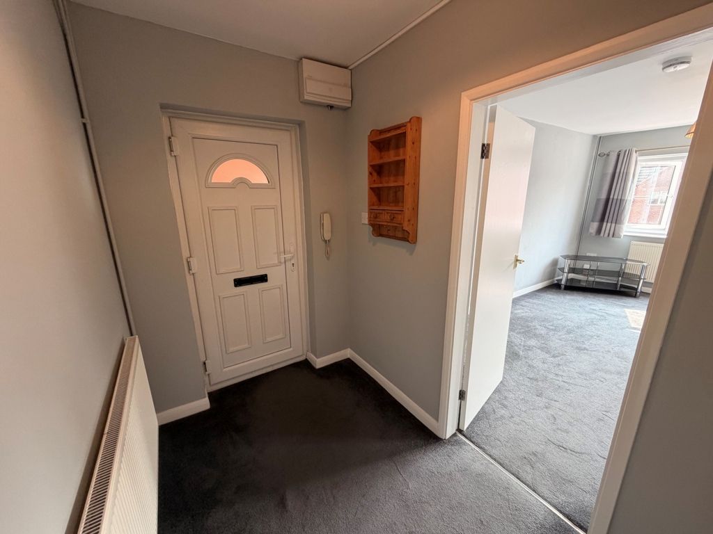 Property photo 3 of 12 Photo 6