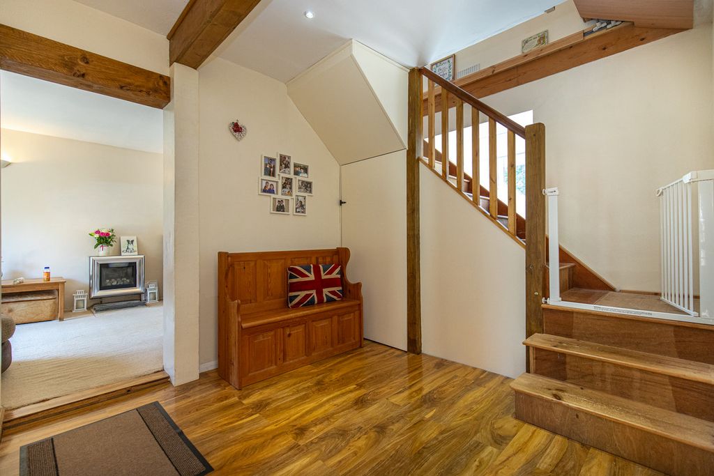 Property photo 2 of 49
