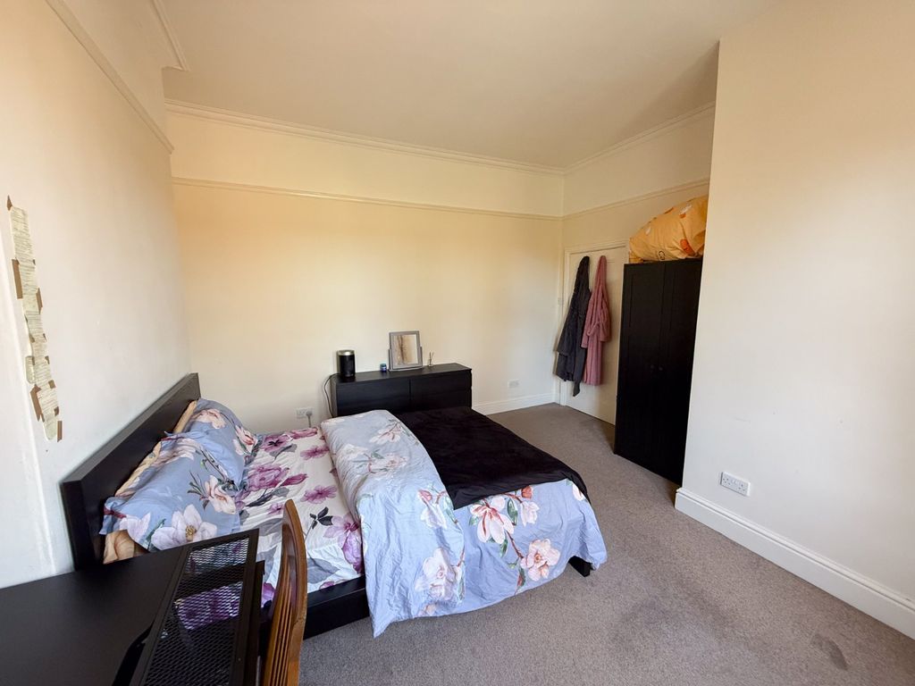 Property photo 3 of 11 Picture No. 13