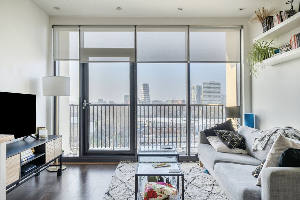 Property photo 3 of 15 Picture No. 05