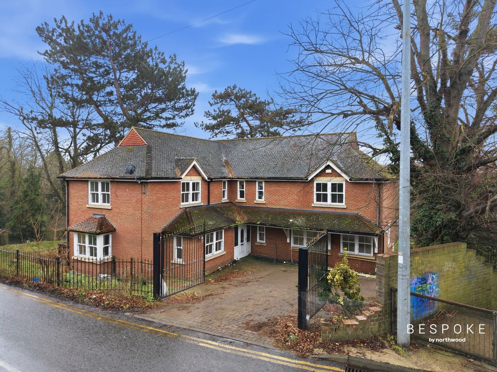 Property photo 1 of 40