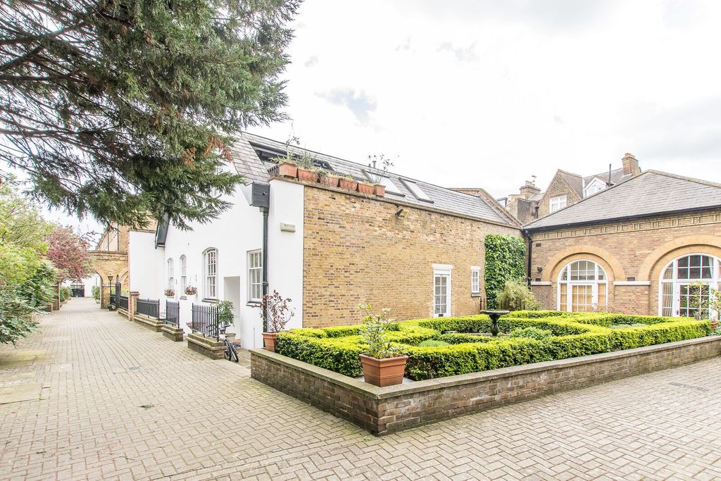 Property photo 1 of 23