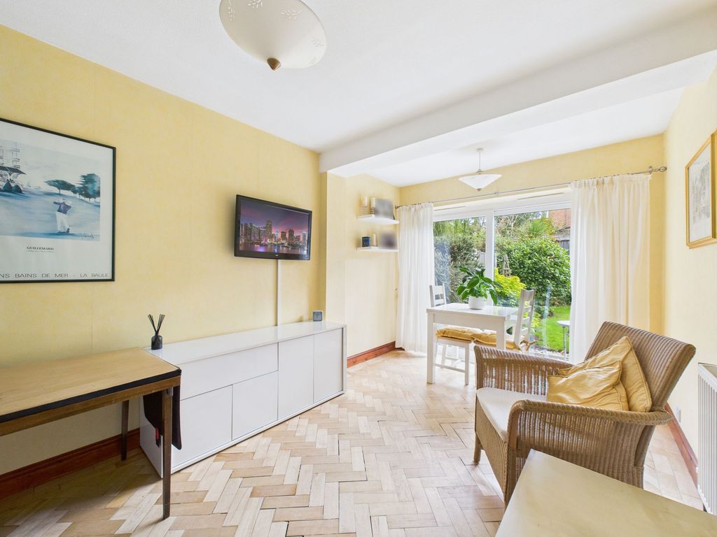 Property photo 3 of 18 Dining Room