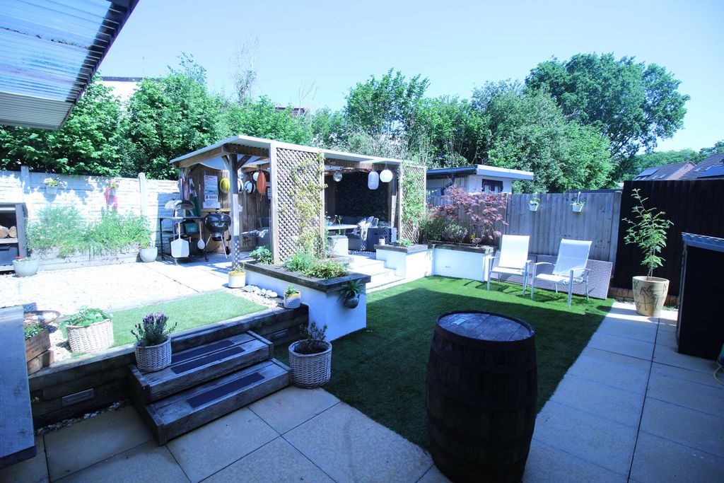 Property photo 2 of 18 Rear Garden