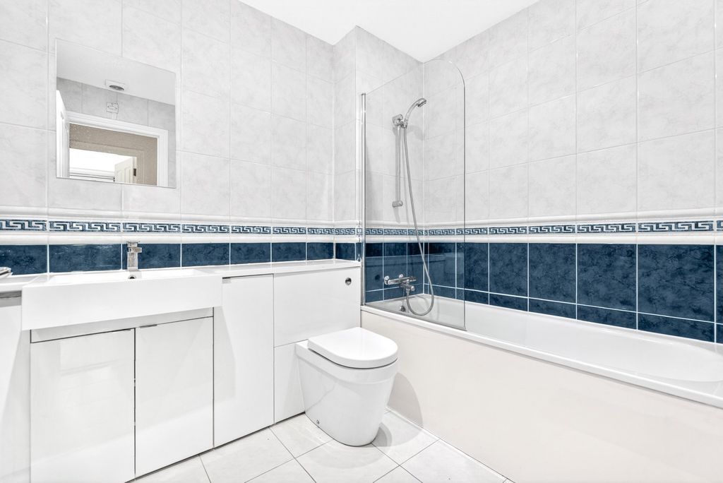 Property photo 3 of 24