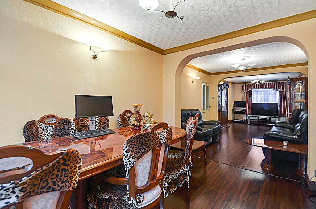 Property photo 2 of 22