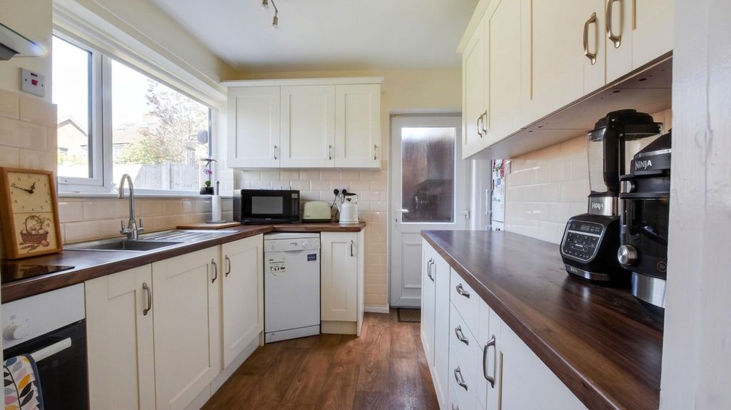 Property photo 3 of 30