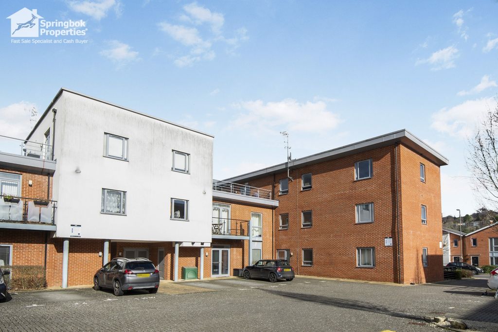 Property photo 1 of 10 Front View