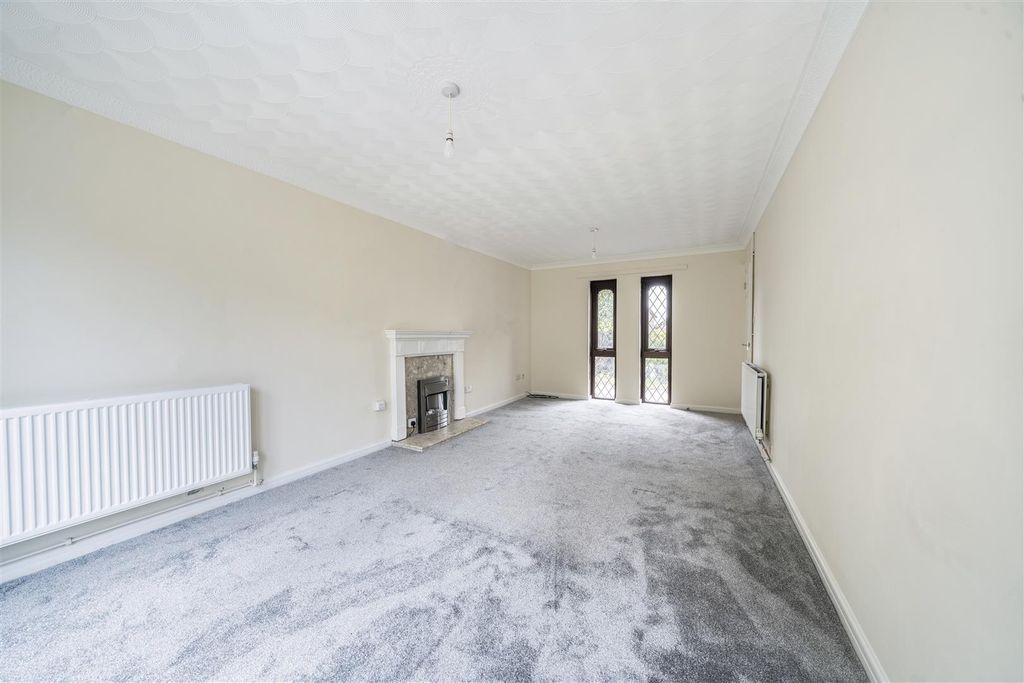 Property photo 2 of 25