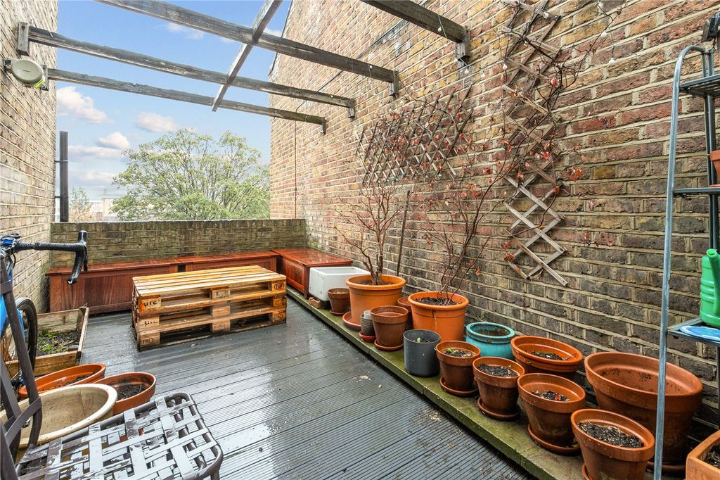 Property photo 2 of 12 Picture No. 28