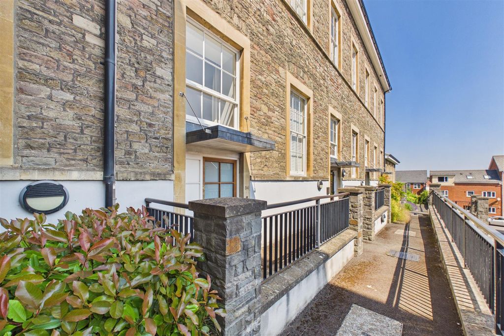Property photo 1 of 13 Cam03993G0-Pr0159-Still012.Jpg