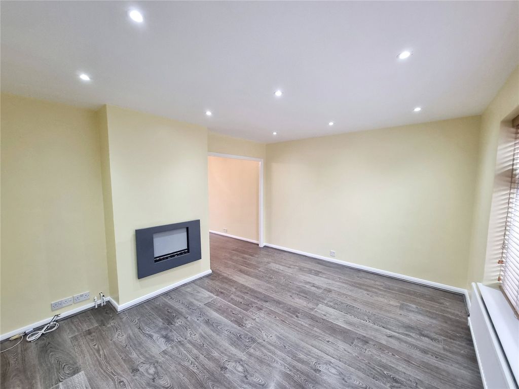 Property photo 3 of 12 Picture No. 02