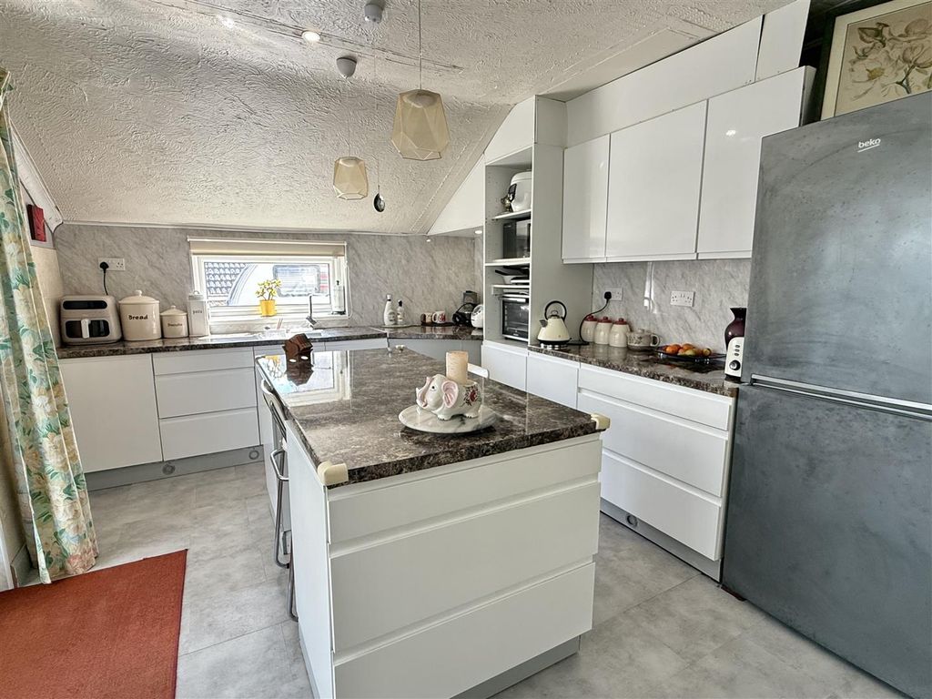 Property photo 2 of 39 Img_4072.Jpeg