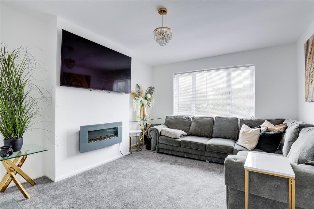 Property photo 2 of 21 Img_5005-Img_5009.Jpg