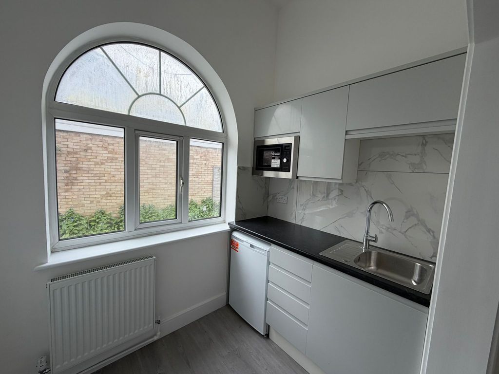 Property photo 3 of 3