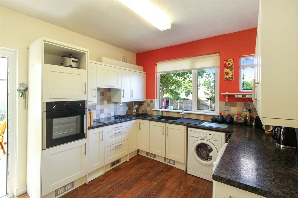 Property photo 3 of 15 Picture No. 12