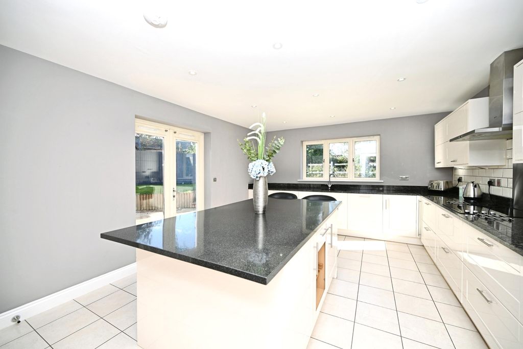 Property photo 3 of 24