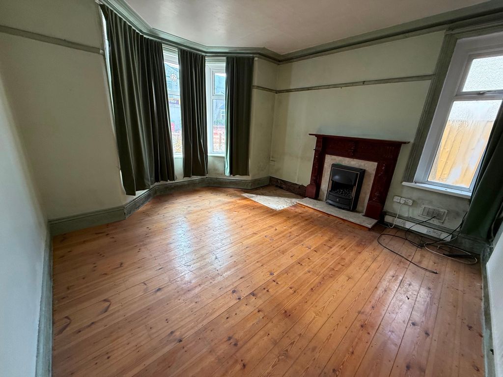 Property photo 2 of 23
