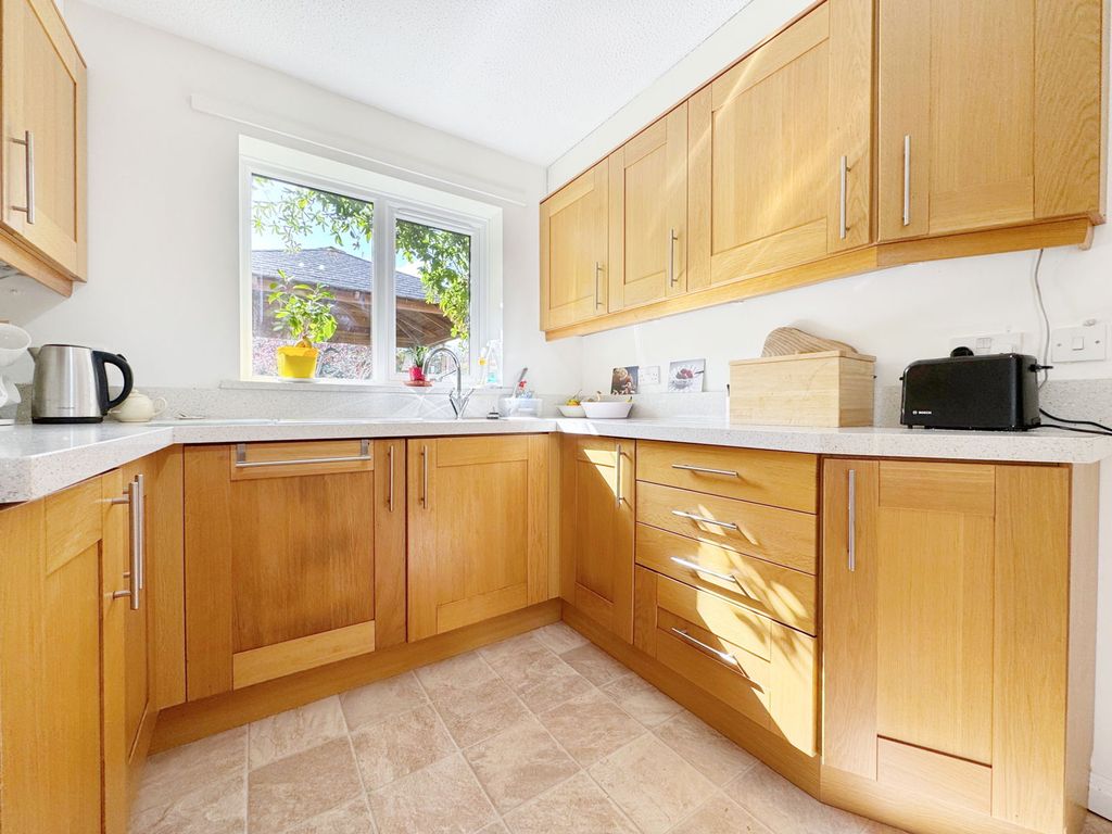 Property photo 3 of 28