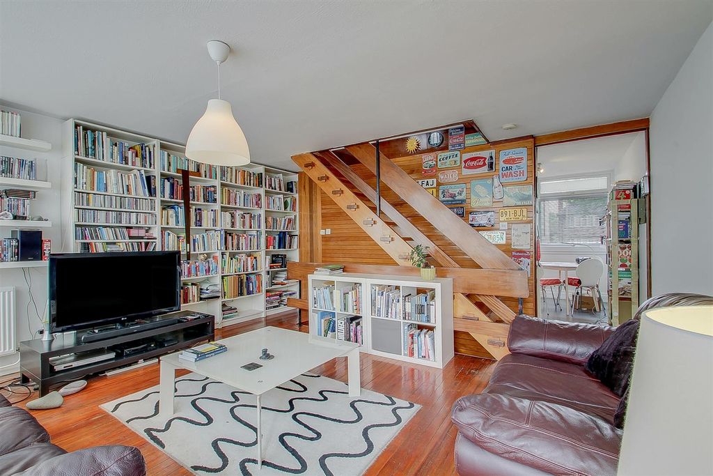 Property photo 3 of 14