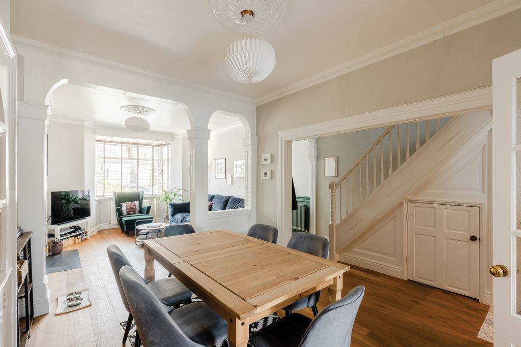 Property photo 2 of 30 2