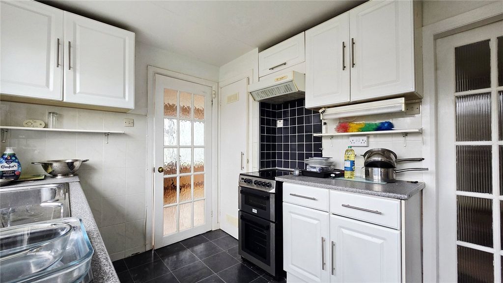 Property photo 3 of 19 Picture No. 06