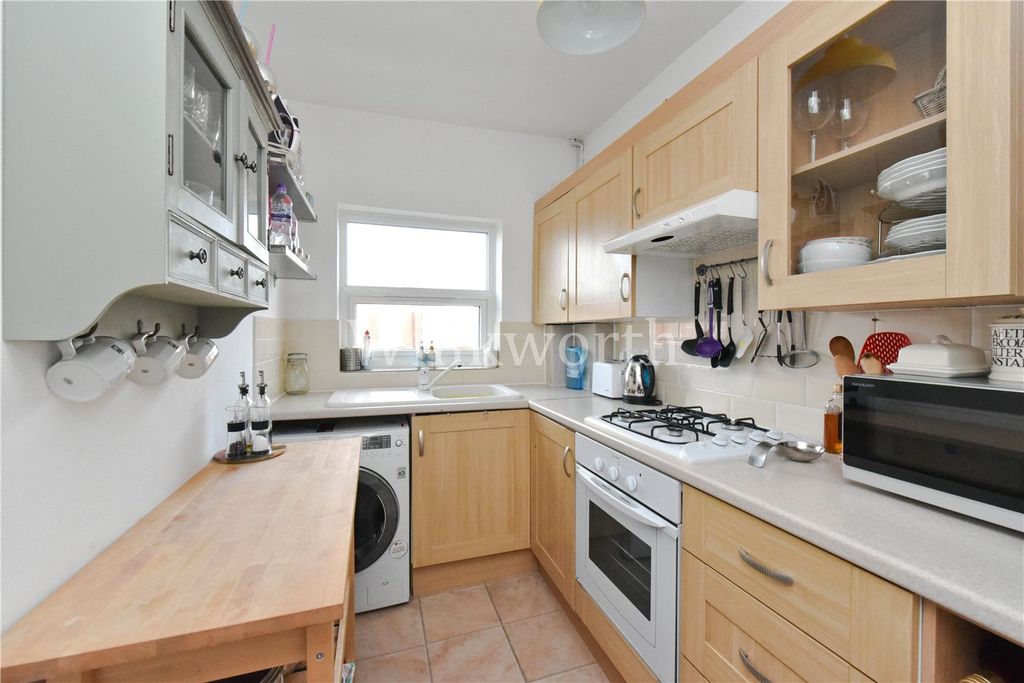 Property photo 3 of 11 Picture No. 10