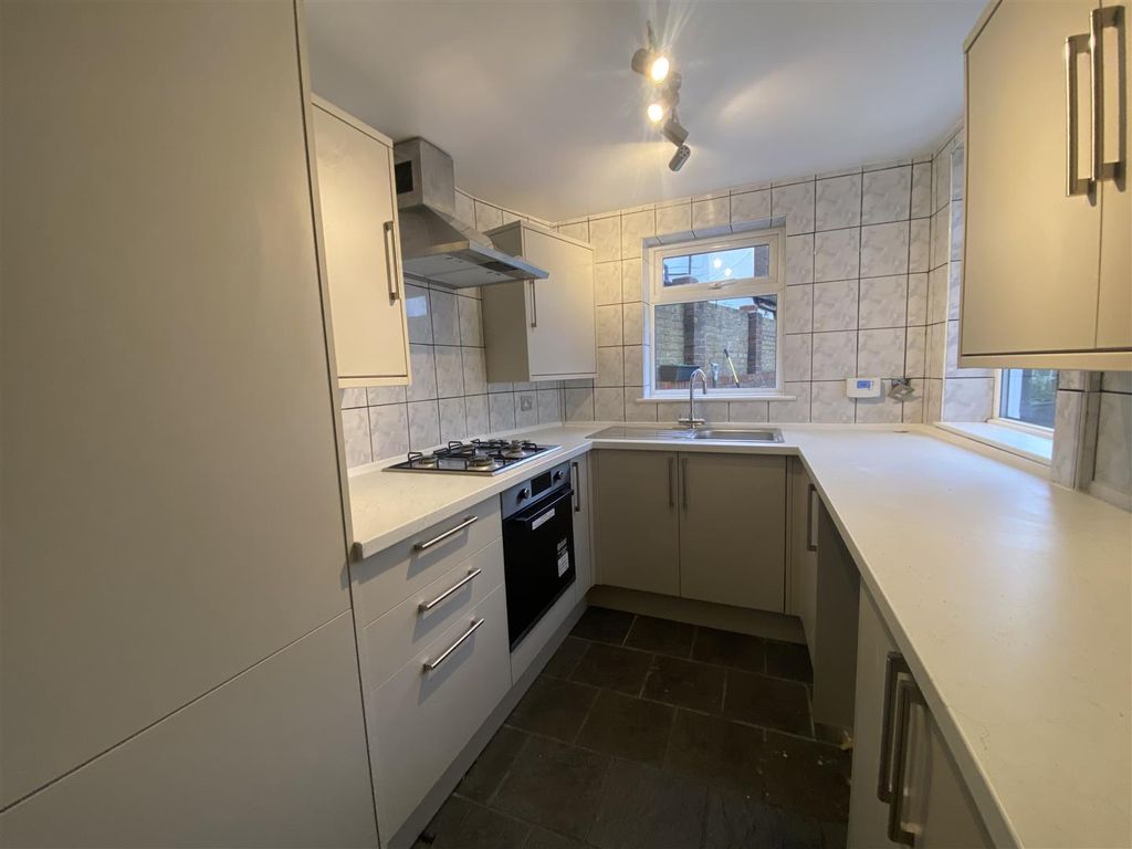 Property photo 2 of 10 Kitchen.Jpeg