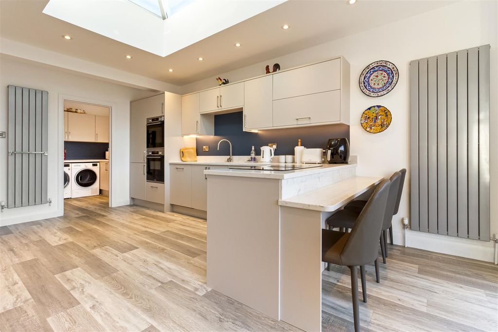 Property photo 3 of 30 18 The Ridings-016.Jpg