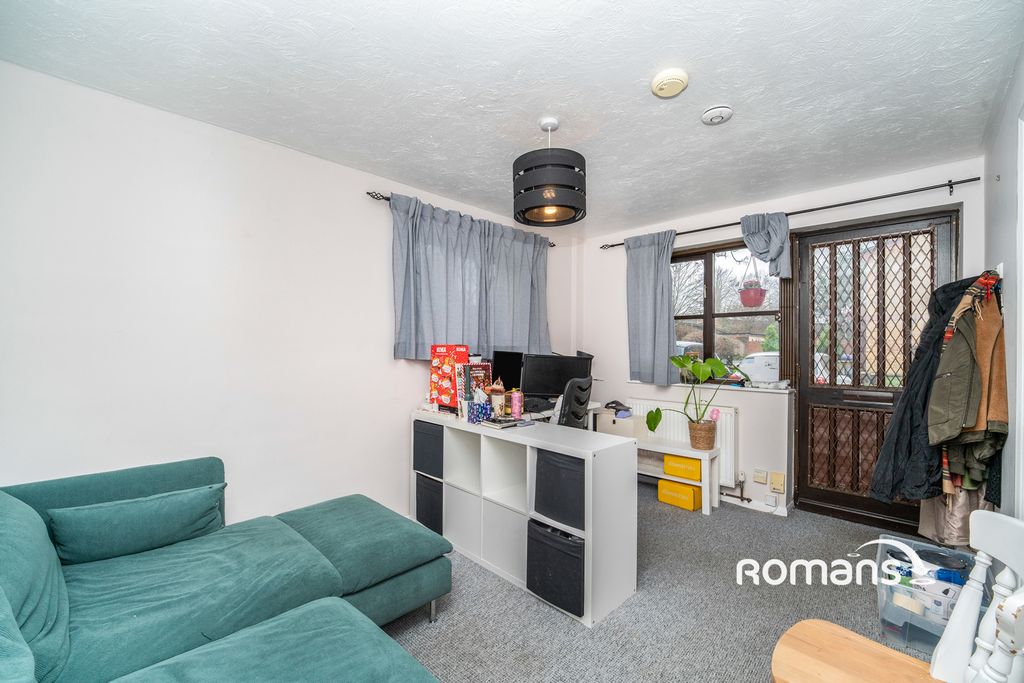 Property photo 2 of 9 Photo