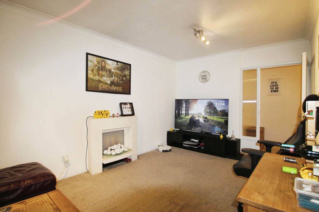 Property photo 3 of 7 4Acf2Be4-Img_5733