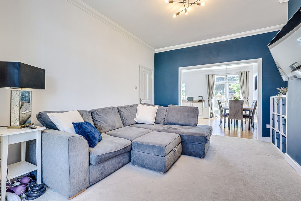 Property photo 3 of 28