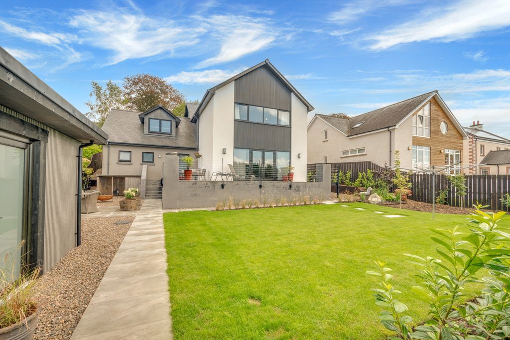 Property photo 1 of 41