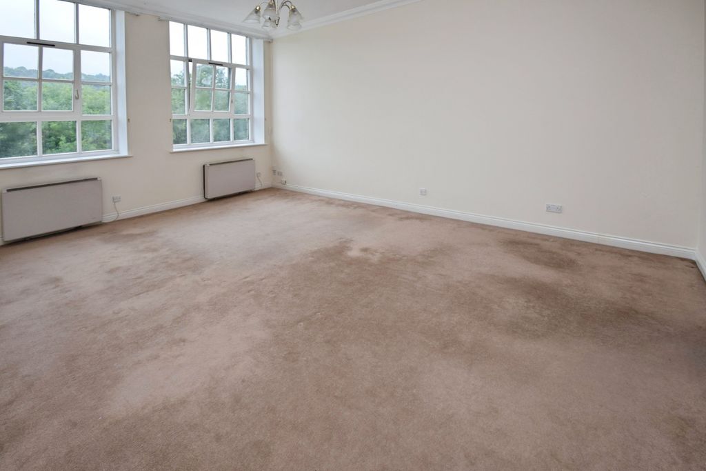 Property photo 3 of 10 24Fcb67E-Lounge 201