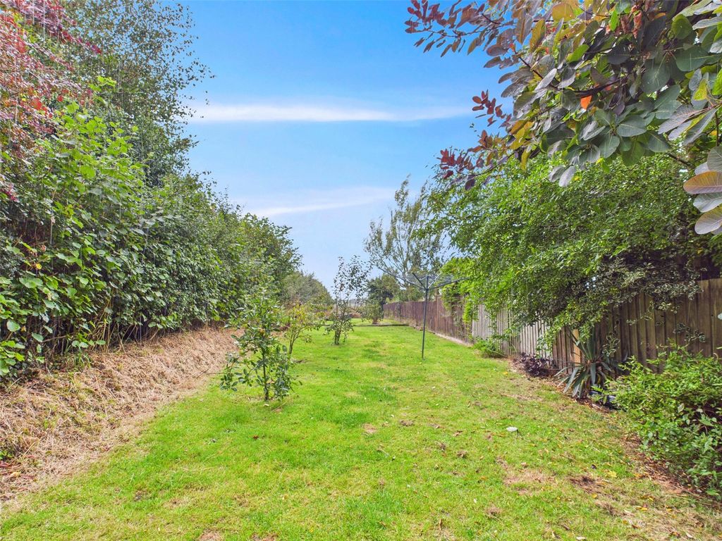 Property photo 3 of 16 Garden