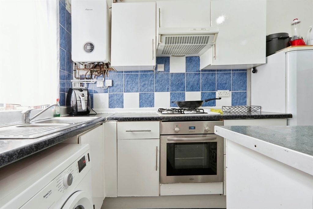Property photo 3 of 11