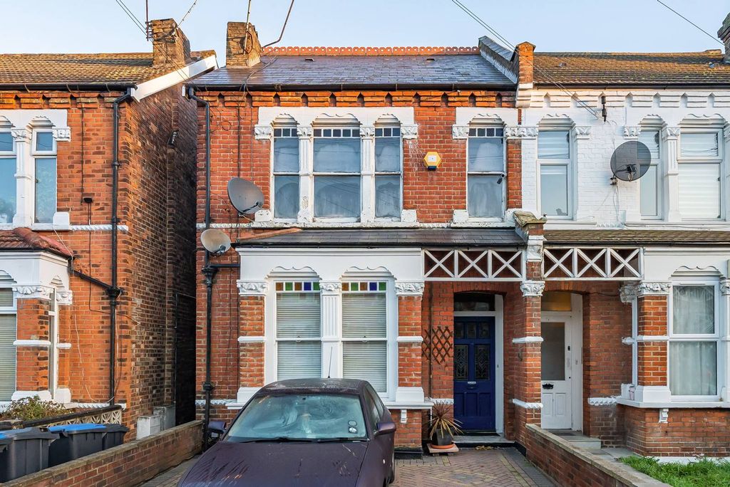 Property photo 1 of 8