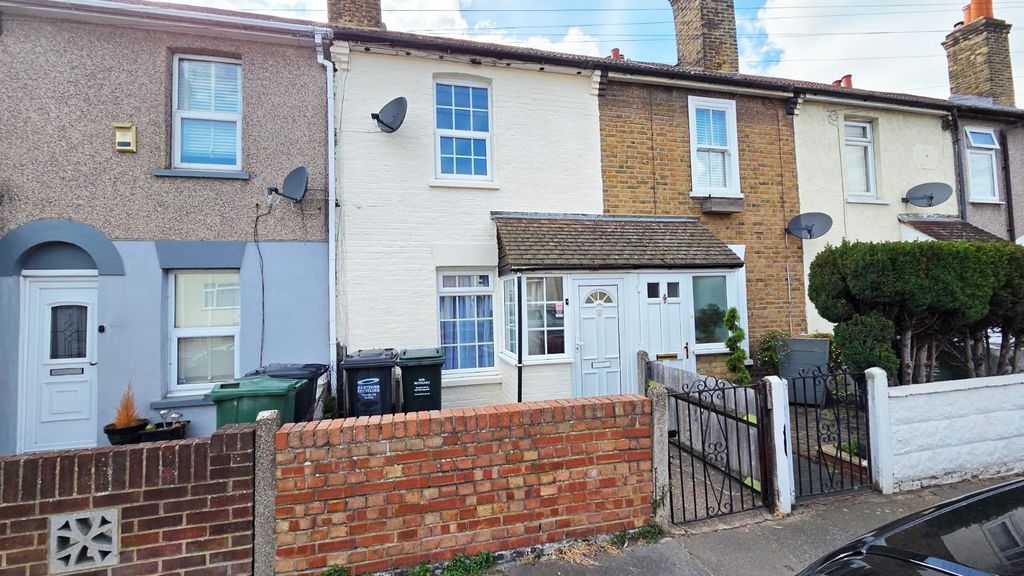 Property photo 1 of 32