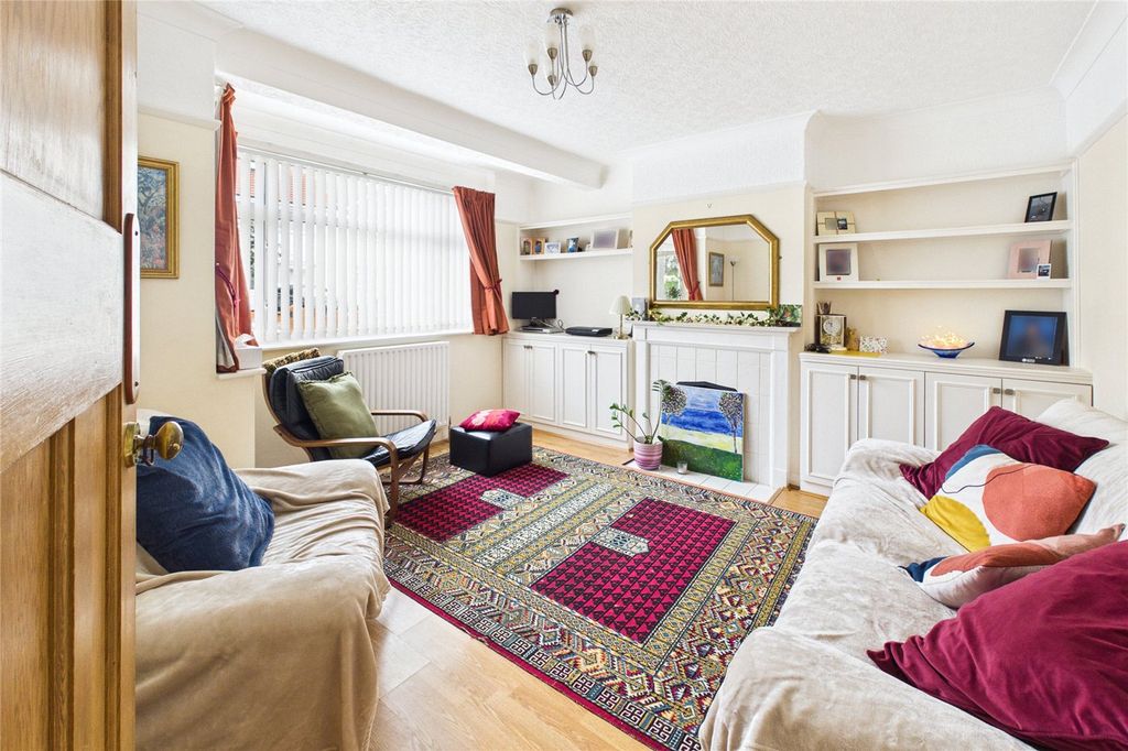 Property photo 2 of 14 Picture No. 15