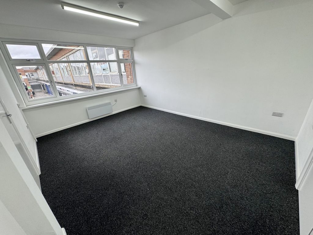Property photo 3 of 8 Suite 11