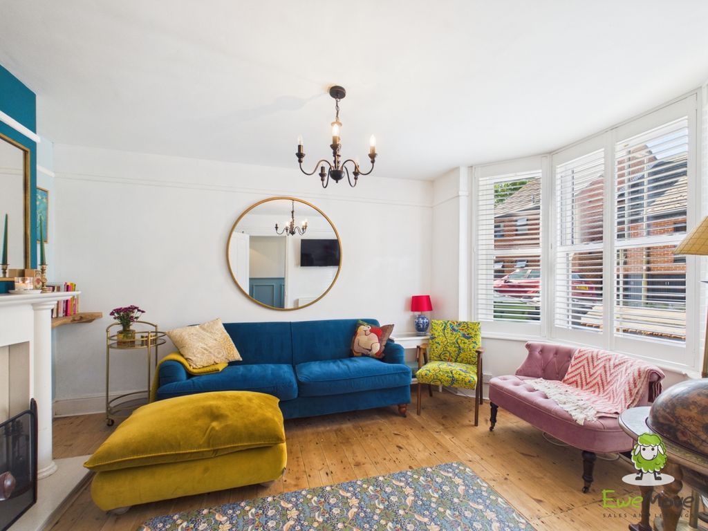 Property photo 3 of 28 Cam03778G0-Pr0448-Still001