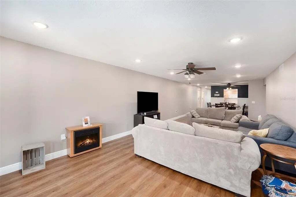 Property photo 3 of 20 <Alttext/>