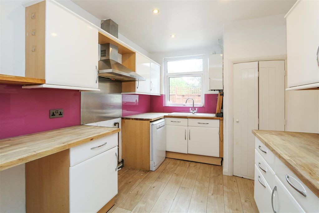 Property photo 2 of 18 Rt_Wt_Bxh_T_Job126_2 Wellan Close_24_0205202422262