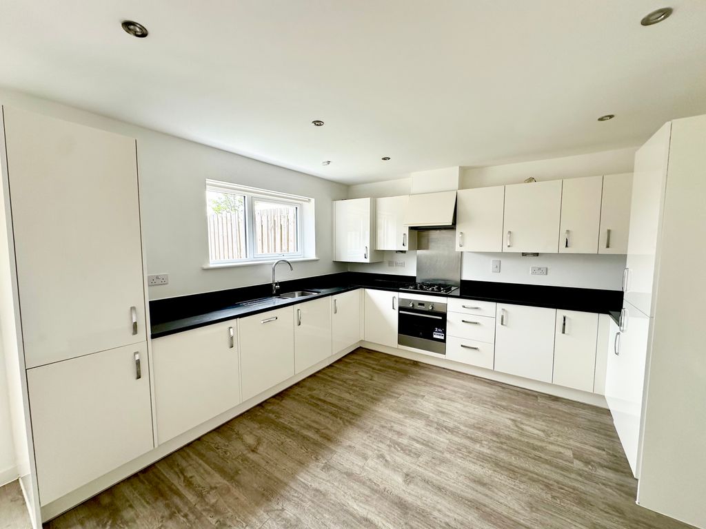 Property photo 3 of 14 Img_4066